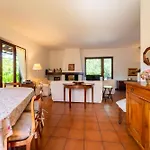 Holiday home Camelia With Garden By Wonderful Italy *