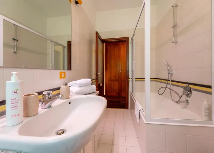 Camelia With Garden By Wonderful Italy 度假居