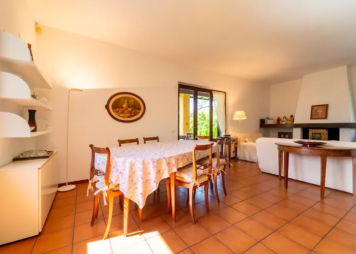 Camelia With Garden By Wonderful Italy 度假居