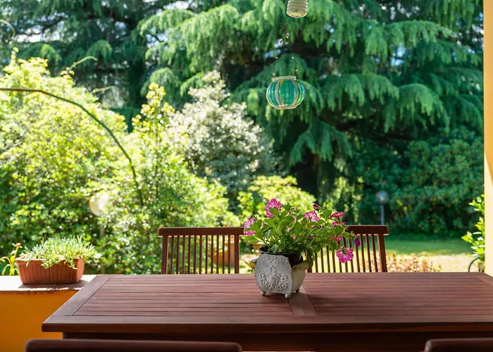 Camelia With Garden By Wonderful Italy 度假居