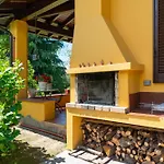 Camelia With Garden By Wonderful Italy Holiday home *