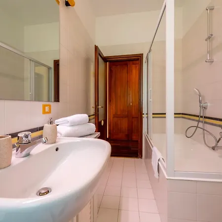 Camelia With Garden By Wonderful Italy Hébergement de vacances