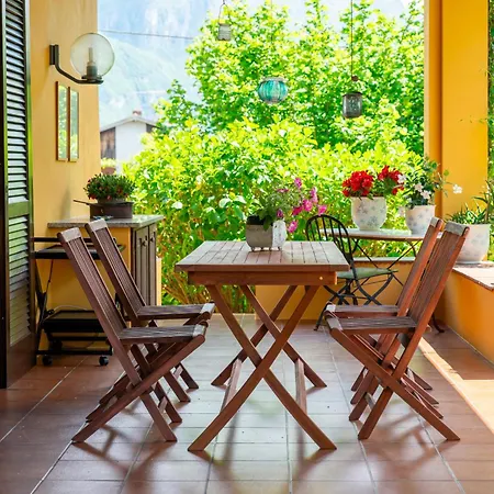 Camelia With Garden By Wonderful Italy Hébergement de vacances *