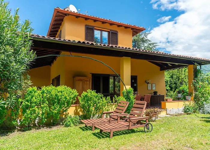 Сasa de vacaciones Camelia With Garden By Wonderful Italy *
